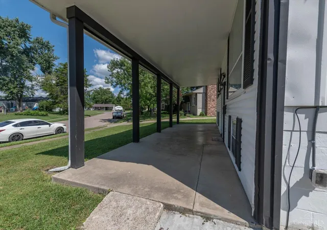 Photo 4 of Single family home for sale at 390 Sandy Ln, Franklin, OH 45005 | MLS# 1889683 | Listing updated on 2026-08-10