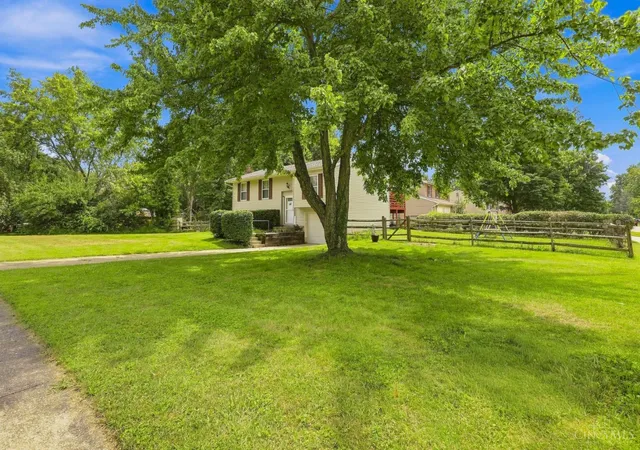 Photo 2 of Single family home for sale at 1277 Blue Ridge Way, Miami Twp, OH 45150 | MLS# 1889513 | Listing updated on 2026-09-03