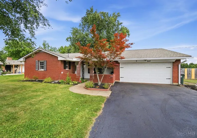 Photo 3 of Single family home for sale at 842 Miller Rd, Lebanon, OH 45036 | MLS# 1889621 | Listing updated on 2026-09-28