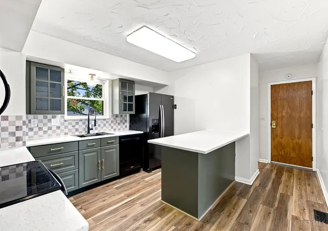 Photo 3 of Sale Pending at 11280 Hanover Rd, Forest Park, OH 45240 | MLS# 1889712 | Listing updated on 2026-08-10