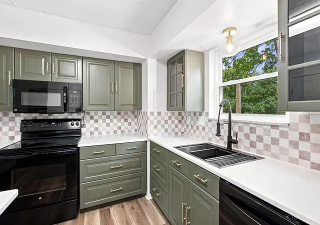 Photo 4 of Sale Pending at 11280 Hanover Rd, Forest Park, OH 45240 | MLS# 1889712 | Listing updated on 2026-08-10