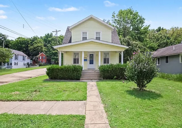 Photo 1 of Sale Pending at 220 Victoria Ave, Batavia, OH 45103 | MLS# 1889588 | Listing updated on 2026-09-08