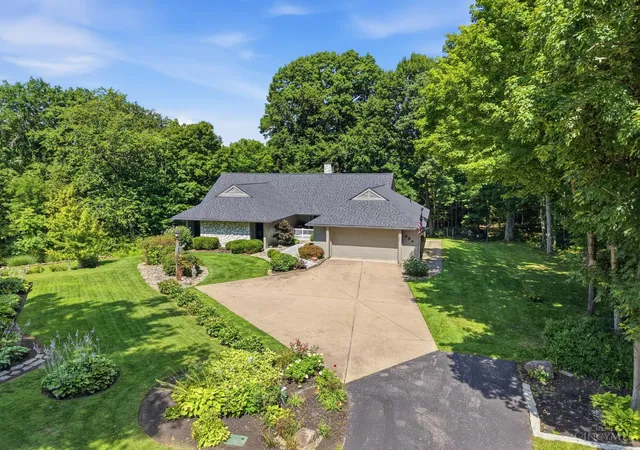 1st image of 464 Creekside Dr, Lebanon, OH 45036 | MLS# 1889511