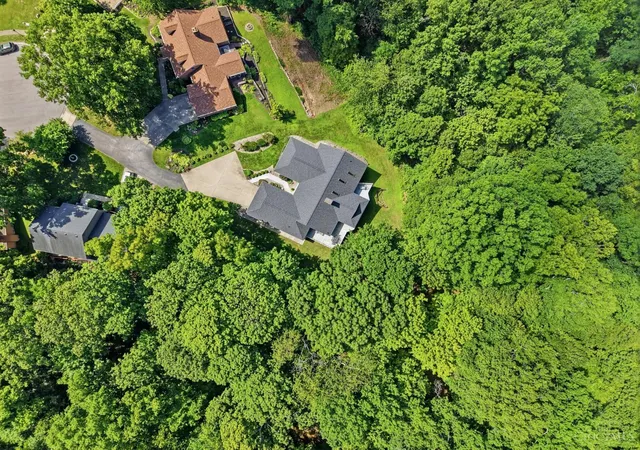 Sale Pending at 464 Creekside Dr, Lebanon, OH 45036 | MLS# 1889511 | Listing updated on 2026-10-02