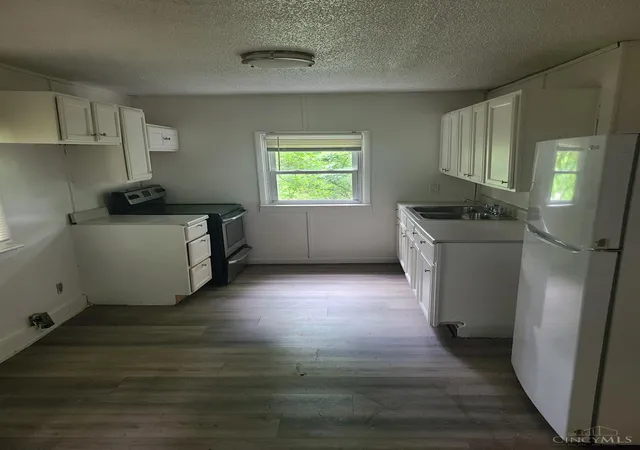 Photo 3 of House for sale at 1729 Pulte St, Cincinnati, OH 45225 | MLS# 1889100 | Listing updated on 2026-09-21