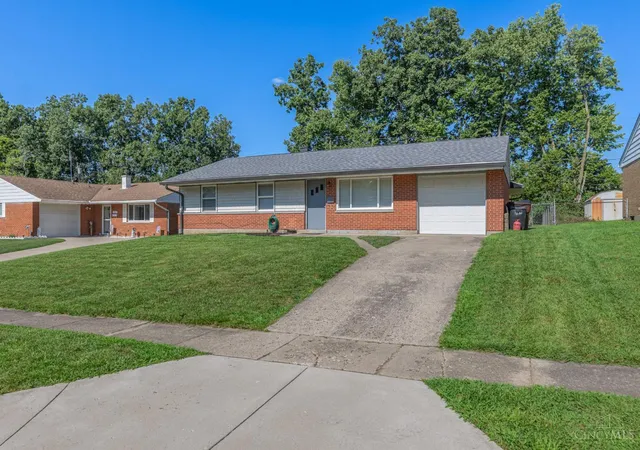 Photo 2 of Sale Pending at 508 Regent Dr, Middletown, OH 45044 | MLS# 1888288 | Listing updated on 2026-10-04
