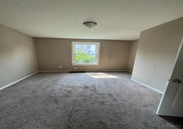 10th image of 2404 Elmo Ave, Hamilton, OH 45015 | MLS# 1887469