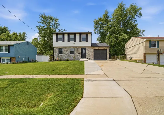 Photo 2 of Single family home for sale at 11349 Lincolnshire Dr, Forest Park, OH 45240 | MLS# 1889850 | Listing updated on 2026-09-10