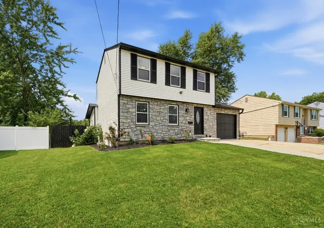 Photo 3 of Single family home for sale at 11349 Lincolnshire Dr, Forest Park, OH 45240 | MLS# 1889850 | Listing updated on 2026-09-10