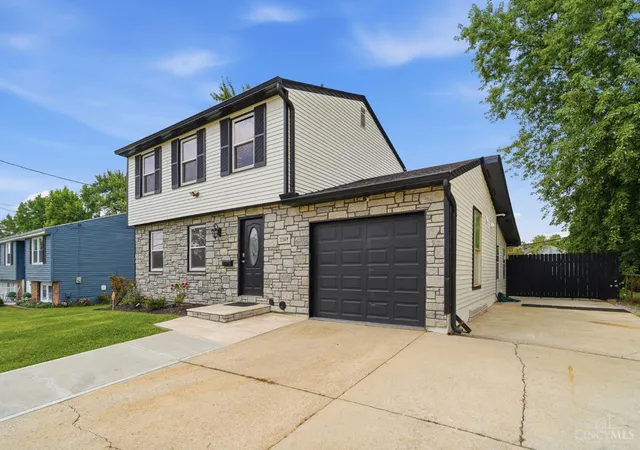 Photo 3 of Single family home for sale at 11349 Lincolnshire Dr, Forest Park, OH 45240 | MLS# 1889850 | Listing updated on 2026-09-10