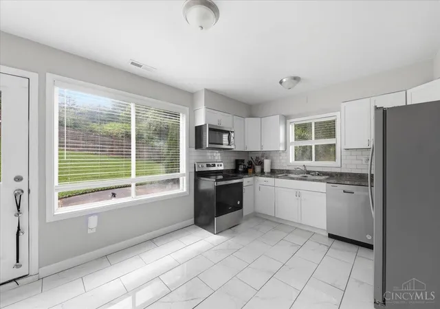 Photo 4 of Single family home for sale at 2343 Fairgreen Dr, Green Twp, OH 45238 | MLS# 1889867 | Listing updated on 2026-09-18