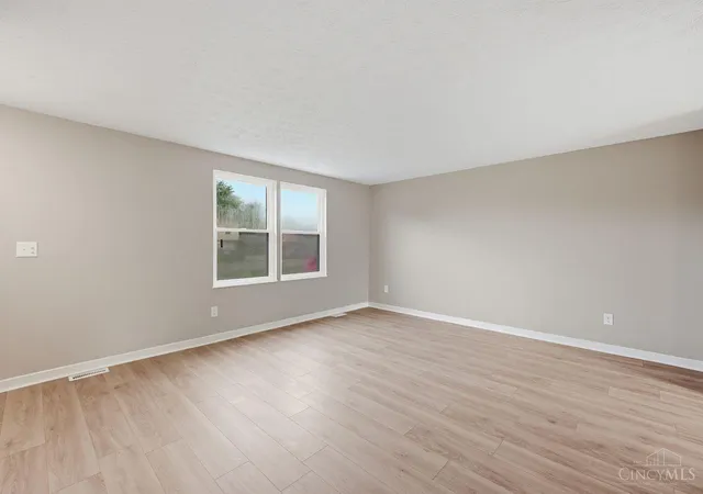 Photo 4 of Single family home for sale at 3419 Springdale Rd, Cincinnati, OH 45251 | MLS# 1889855 | Listing updated on 2026-09-04