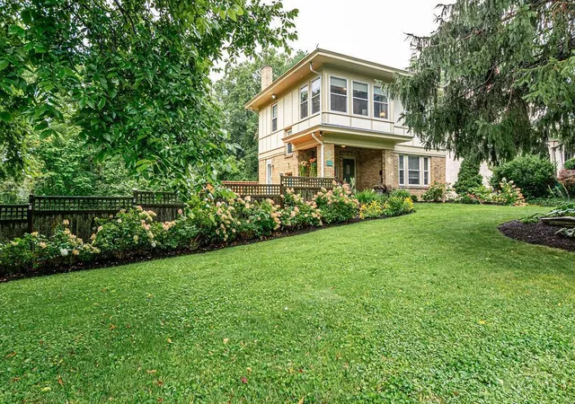 Photo 3 of Sale Pending at 620 Greenwood Ave, Cincinnati, OH 45229 | MLS# 1886315 | Listing updated on 2026-09-09