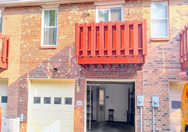 2nd image of 2062 Sunset Dr #I39, Hamilton, OH 45013 | MLS# 1889891