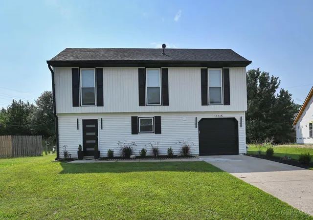 Photo 2 of Sale Pending at 11615 Elkwood Dr, Forest Park, OH 45044 | MLS# 1889803 | Listing updated on 2026-08-31