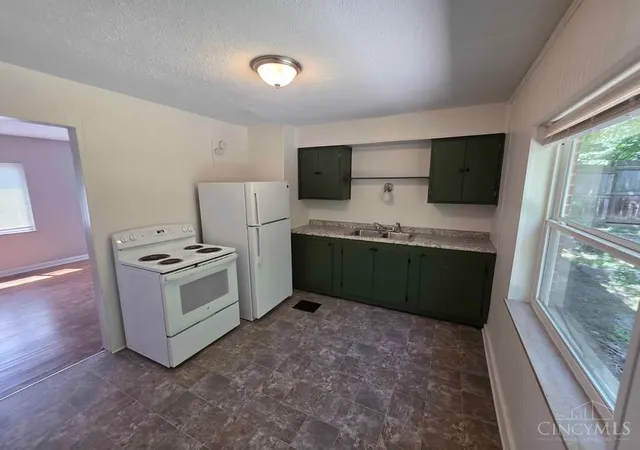 Photo 3 of Single family home for sale at 968 Delhi Ave, Cincinnati, OH 45204 | MLS# 1890010 | Listing updated on 2026-09-10