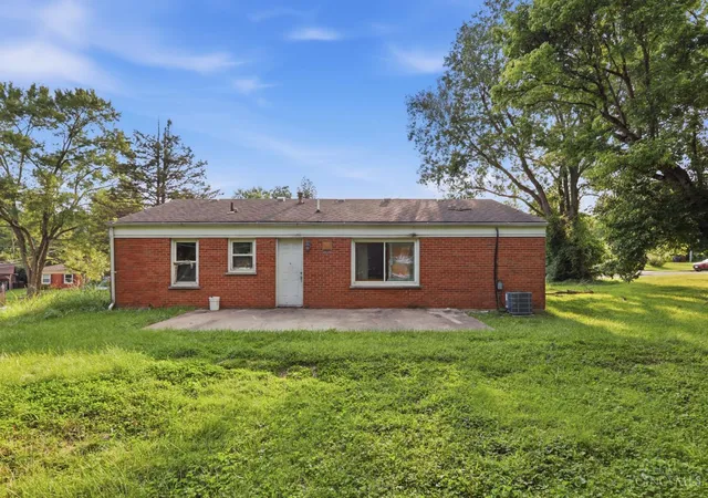 Photo 3 of Sale Pending at 9230 Meadowglen Dr, Cincinnati, OH 45231 | MLS# 1889723 | Listing updated on 2026-09-21