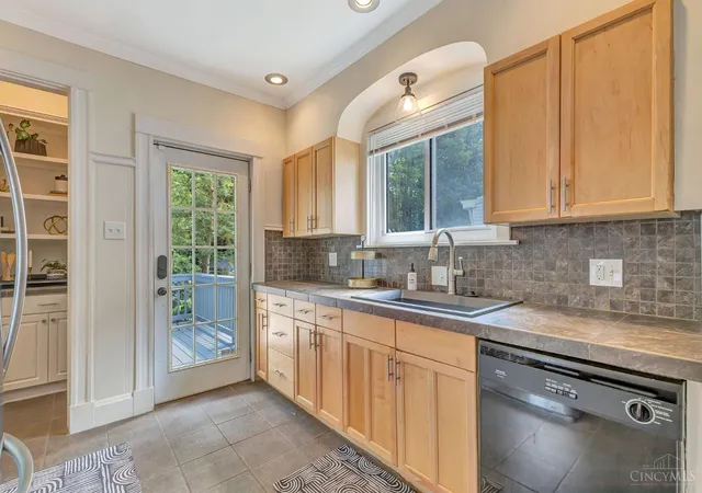 4th image of 3734 Woodland, Cincinnati, OH 45209 | MLS# 1890037