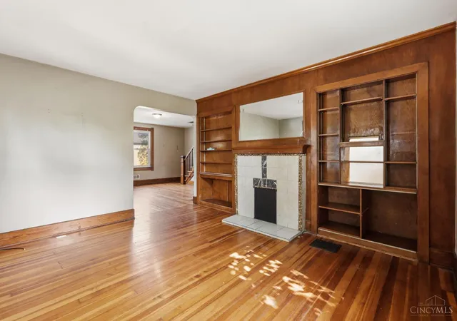 Photo 3 of Single family home for sale at 1530 Kinney Ave, Cincinnati, OH 45231 | MLS# 1889387 | Listing updated on 2026-10-26