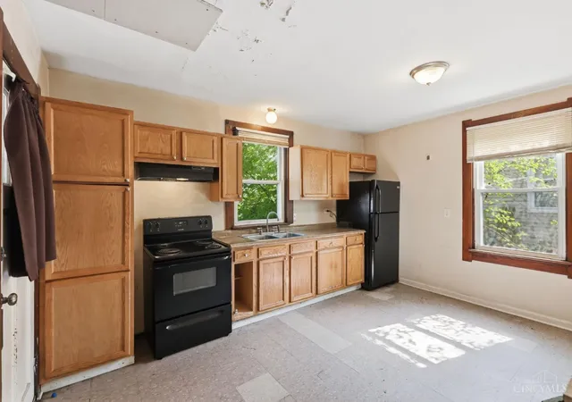 Photo 4 of Single family home for sale at 1530 Kinney Ave, Cincinnati, OH 45231 | MLS# 1889387 | Listing updated on 2026-10-26