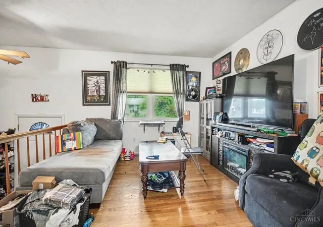 Photo 2 of Sale Pending at 24 Judiann Ct, Reading, OH 45215 | MLS# 1890058 | Listing updated on 2026-09-15
