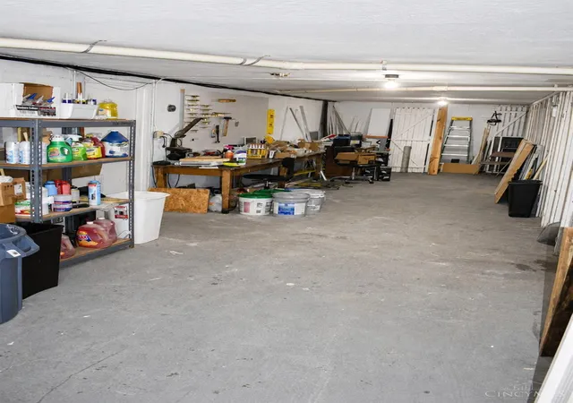 Listing Photo 2 - Condo for sale in building located at 650 Straight St, Cincinnati, OH 45219 - Unit #