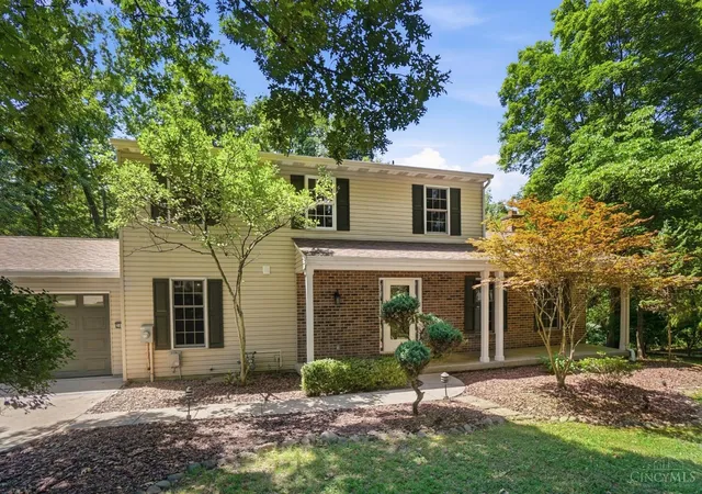 Photo 4 of Sale Pending at 2043 Greenpine Dr, Cincinnati, OH 45231 | MLS# 1890087 | Listing updated on 2026-10-15