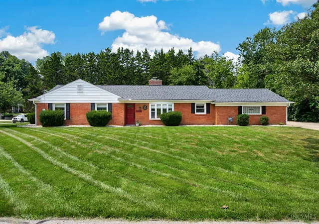 Photo 1 of Sale Pending at 1028 Newcastle Dr, Springfield Twp., OH 45231 | MLS# 1889706 | Listing updated on 2026-08-28