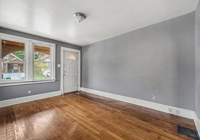 Photo 2 of Single family home for sale at 4112 Vinedale Ave, Cincinnati, OH 45205 | MLS# 1889564 | Listing updated on 2026-09-10