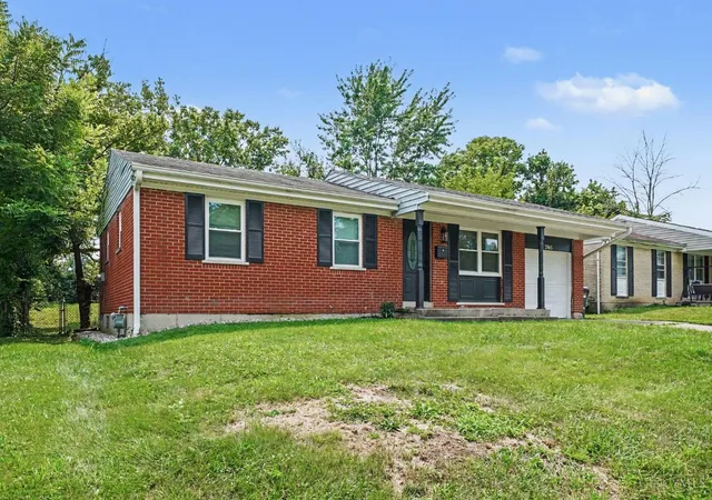 Photo 2 of Single family home for sale at 2065 Sevenhills Dr, Cincinnati, OH 45240 | MLS# 1890120 | Listing updated on 2026-09-19