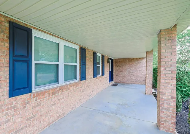 Photo 3 of Sale Pending at 4244 Stone Crk Dr, Liberty Twp, OH 45011 | MLS# 1890107 | Listing updated on 2026-09-10