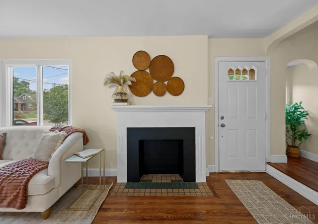 Photo 3 of Single family home for sale at 6838 Roe St, Columbia Twp, OH 45227 | MLS# 1890057 | Listing updated on 2026-09-09