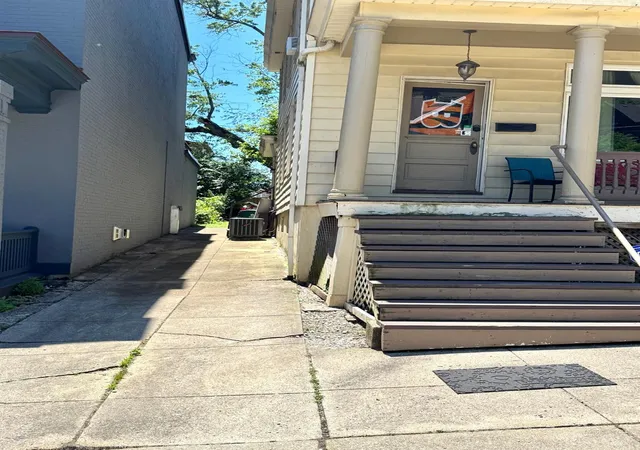 Photo 3 of Single family home for sale at 461 Warner St, Cincinnati, OH 45219 | MLS# 1890196 | Listing updated on 2026-09-18
