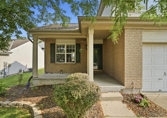 Photo 3 of Single family home for sale at 908 Pine Needle Pl, Hamilton Twp, OH 45039 | MLS# 1890209 | Listing updated on 2026-09-30
