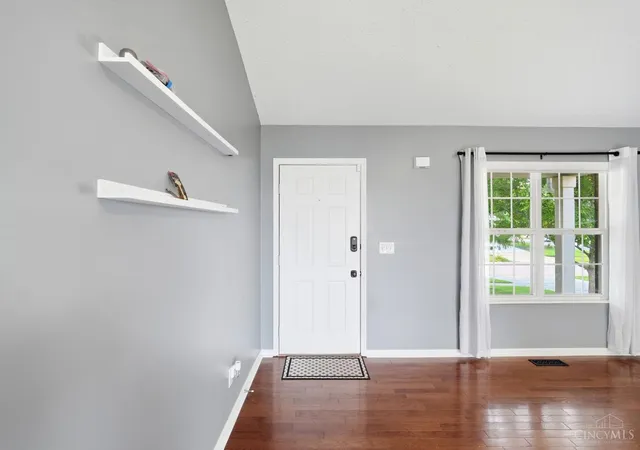 Photo 4 of Single family home for sale at 908 Pine Needle Pl, Hamilton Twp, OH 45039 | MLS# 1890209 | Listing updated on 2026-09-30