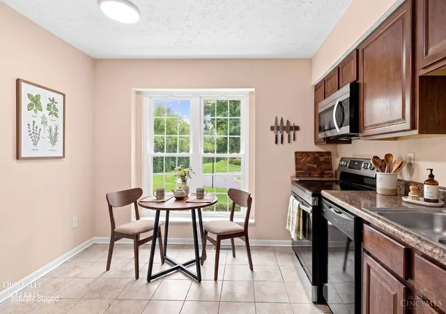 Photo 3 of Townhouse for sale at 10935 Brookgreen Ct, Sycamore Twp, OH 45242 | MLS# 1890227 | Listing updated on 2026-10-10