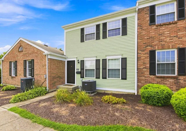 Photo 2 of Townhouse for sale at 124 Chapel Hl Dr, Fairfield, OH 45014 | MLS# 1890197 | Listing updated on 2026-09-11