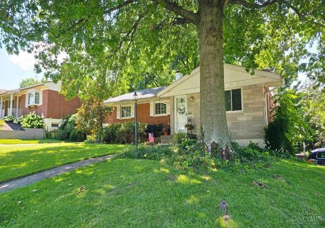 Photo 2 of Sale Pending at 5615 Sprucewood Dr, Green Twp, OH 45239 | MLS# 1890253 | Listing updated on 2026-08-14