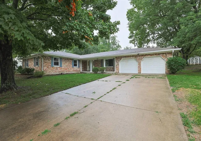 Photo 2 of Single family home for sale at 29 Heatherwood Ct, Monroe, OH 45050 | MLS# 1890262 | Listing updated on 2026-09-09