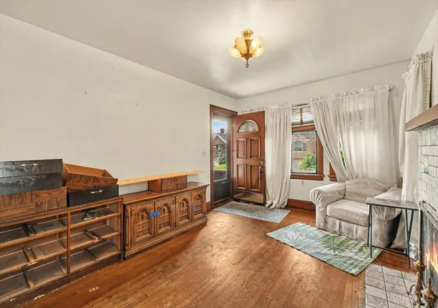 Photo 2 of Single family home for sale at 1810 Dalewood Pl, Cincinnati, OH 45237 | MLS# 1890281 | Listing updated on 2026-09-11