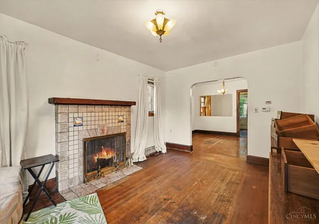 Photo 3 of Single family home for sale at 1810 Dalewood Pl, Cincinnati, OH 45237 | MLS# 1890281 | Listing updated on 2026-09-11