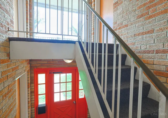 Listing Photo 4 - Condo for sale in building located at 2651 Westbrook Dr, Cincinnati, OH 45211