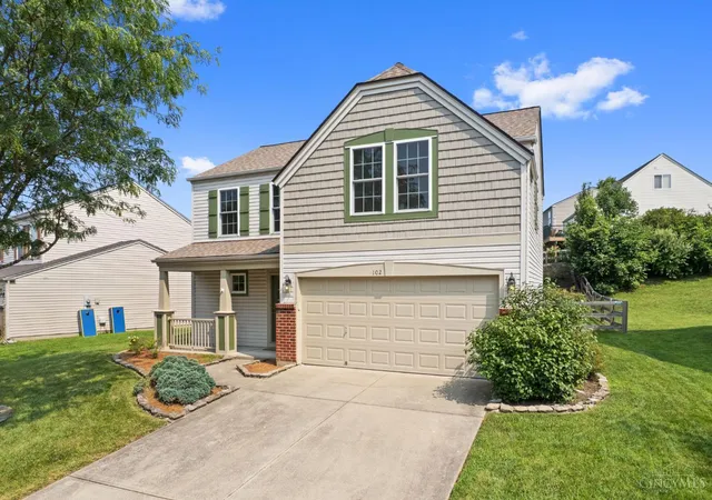 Photo 3 of Single family home for sale at 102 Lights Pointe Ct, Ohio Twp, OH 45157 | MLS# 1890081 | Listing updated on 2026-08-21