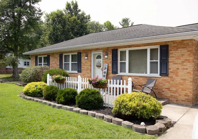 2nd image of 3237 Jenny Lind Rd, Amelia, OH 45102 | MLS# 1890320