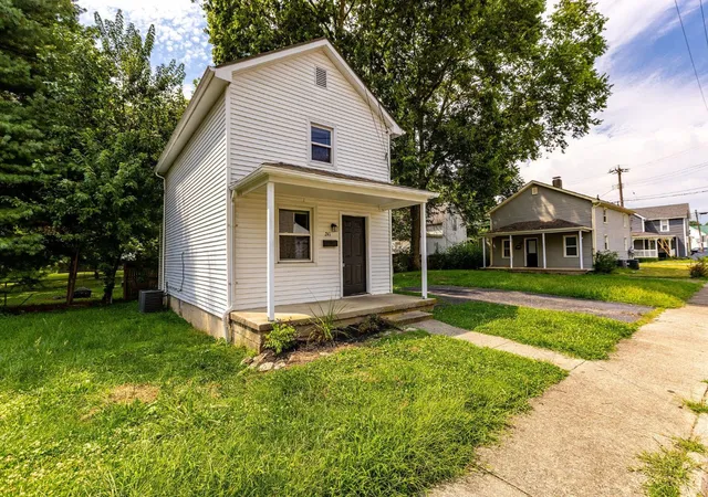 Photo 3 of Single family home for sale at 241 S Mary Ellen St, South Lebanon, OH 45065 | MLS# 1890330 | Listing updated on 2026-10-06