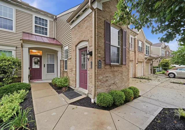 Photo 2 of Sale Pending at 7464 Brg Point Dr, Cincinnati, OH 45248 | MLS# 1890338 | Listing updated on 2026-08-16