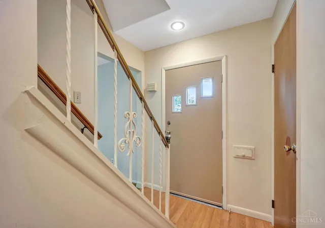 Photo 4 of Sale Pending at 818 Heavenly Ln, Cincinnati, OH 45238 | MLS# 1890323 | Listing updated on 2026-08-20
