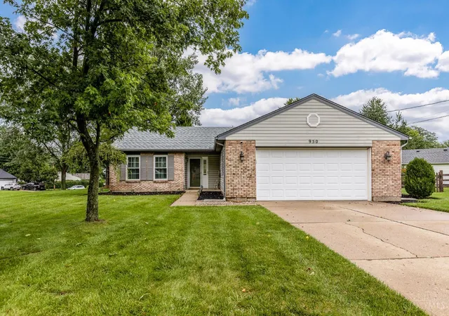 Photo 1 of Sale Pending at 950 Red Fox Ct, Monroe, OH 45050 | MLS# 1890372 | Listing updated on 2026-08-15