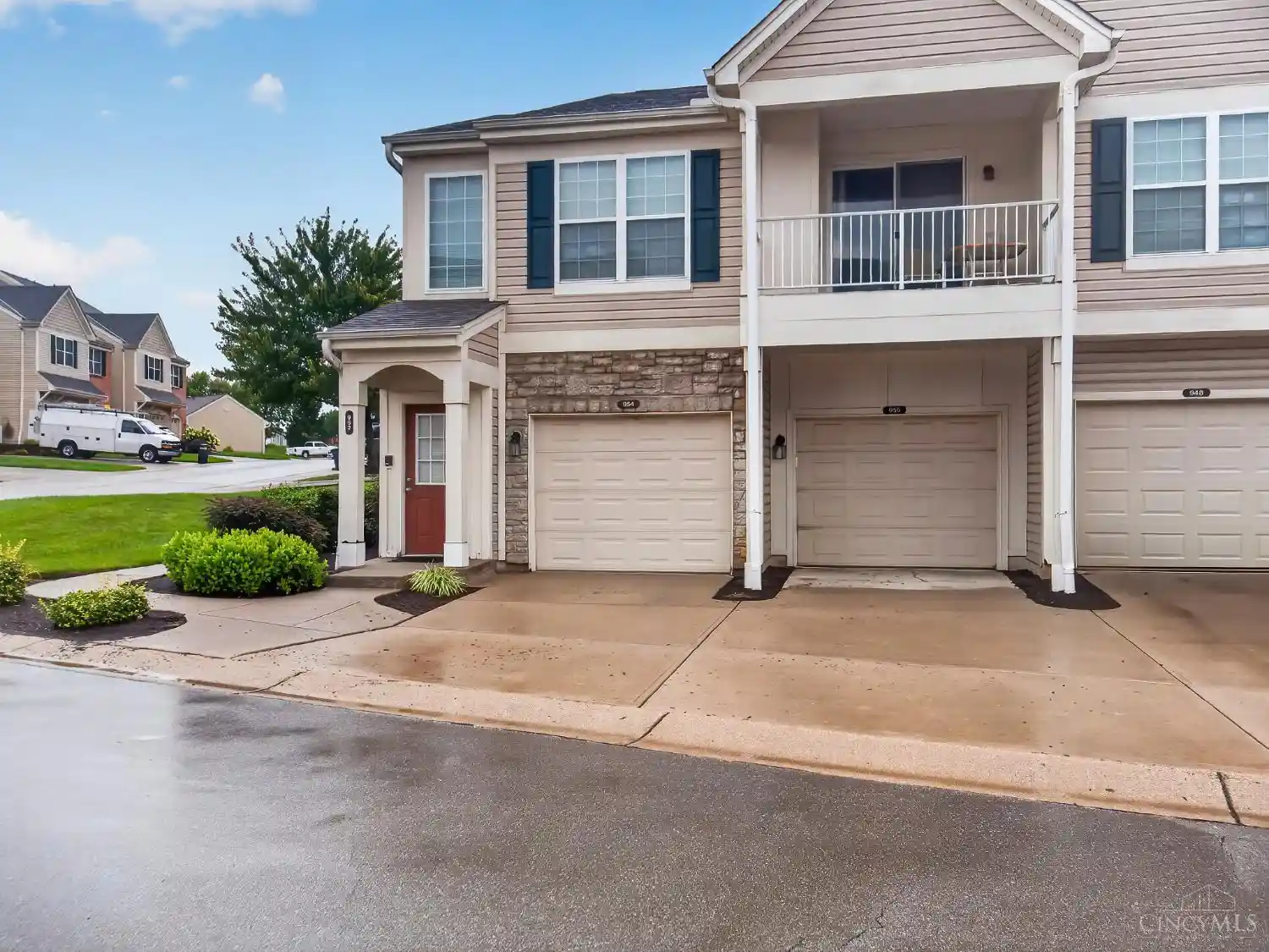 Listing Photo 1 - Condo for sale in 954 Xing Pointe located at 954 Xing Pointe, Cincinnati, OH 45231 - Unit 954 Xing Pointe