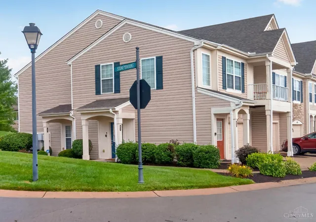 Photo 3 of Condo for sale at 954 Xing Pointe, Cincinnati, OH 45231 | MLS# 1890362 | Listing updated on 2026-08-26